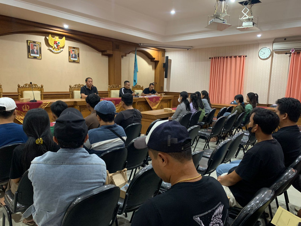 Rapat Terkait Dengan Karang Taruna